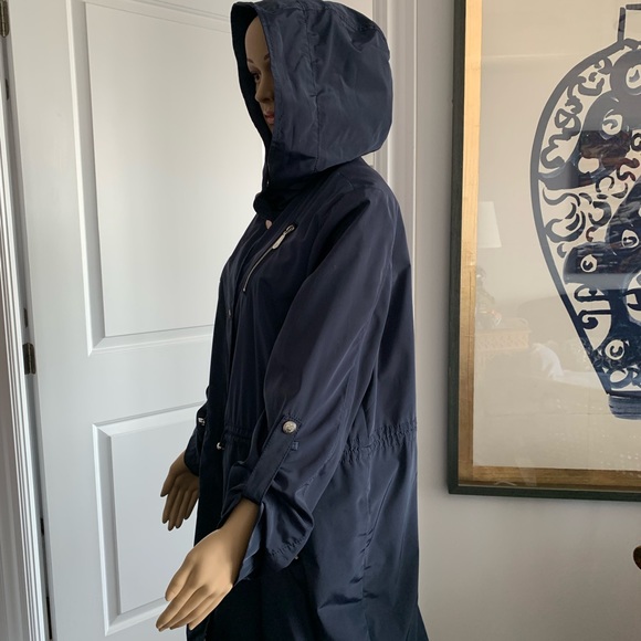 VINCE CAMUTO, spring weatherproof coat - Picture 3 of 11